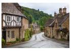 The tailor-made Day trips to Cotswolds offer direct pickups in luxury AC coaches and minivans