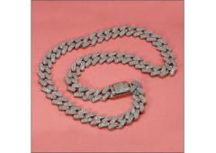 The Benefits of Wearing a Chandi Chain for Men